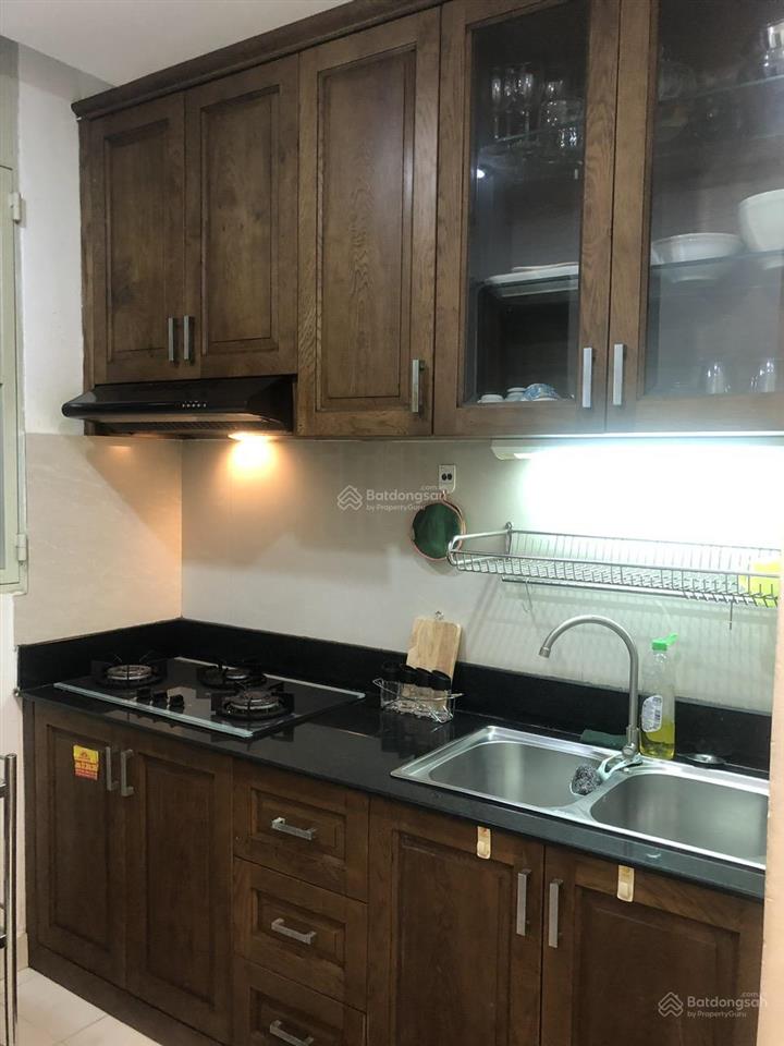 Chính chủ gửi căn hộ screc tower quận 3 tầng cao, đủ nội thất, nhà mới đẹp. giá 10 triệu/tháng