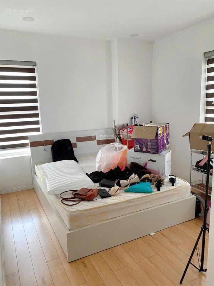 Cho thuê căn hộ thuận việt q11 100m2 (3pn) tầng cao thoáng nhà mới đẹp ở ngay giá 14 triệu