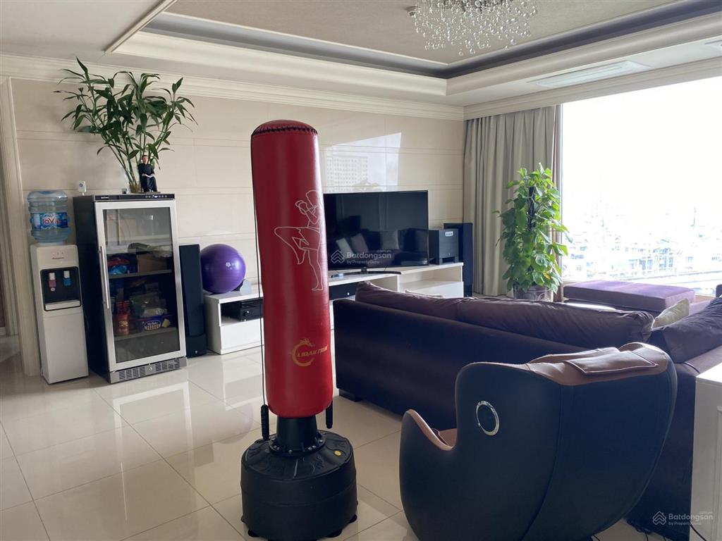 Chính chủ gửi bán căn hộ cantavil hoàn cầu 135m2 (3pn 3wc) tầng cao giá 10 tỷ