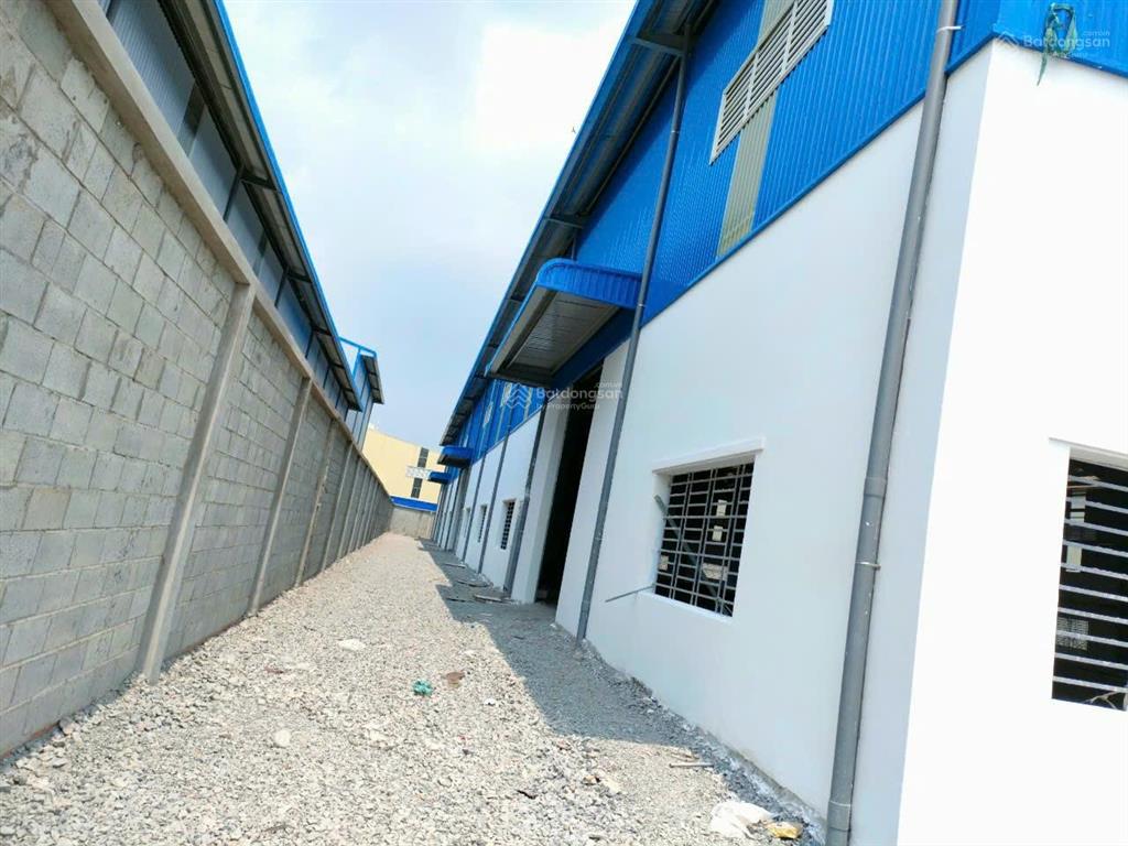 Bán gấp kho xưởng tại đường võ văn vân xã vĩnh lộc b bình chánh diện tích 4000 m