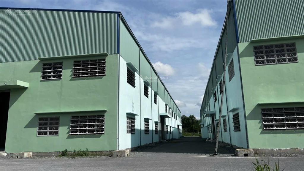 Cho thuê gấp kho xưởng tại khu công nghiệp bền cát tỉnh bình dương, diện tích 15,000 m