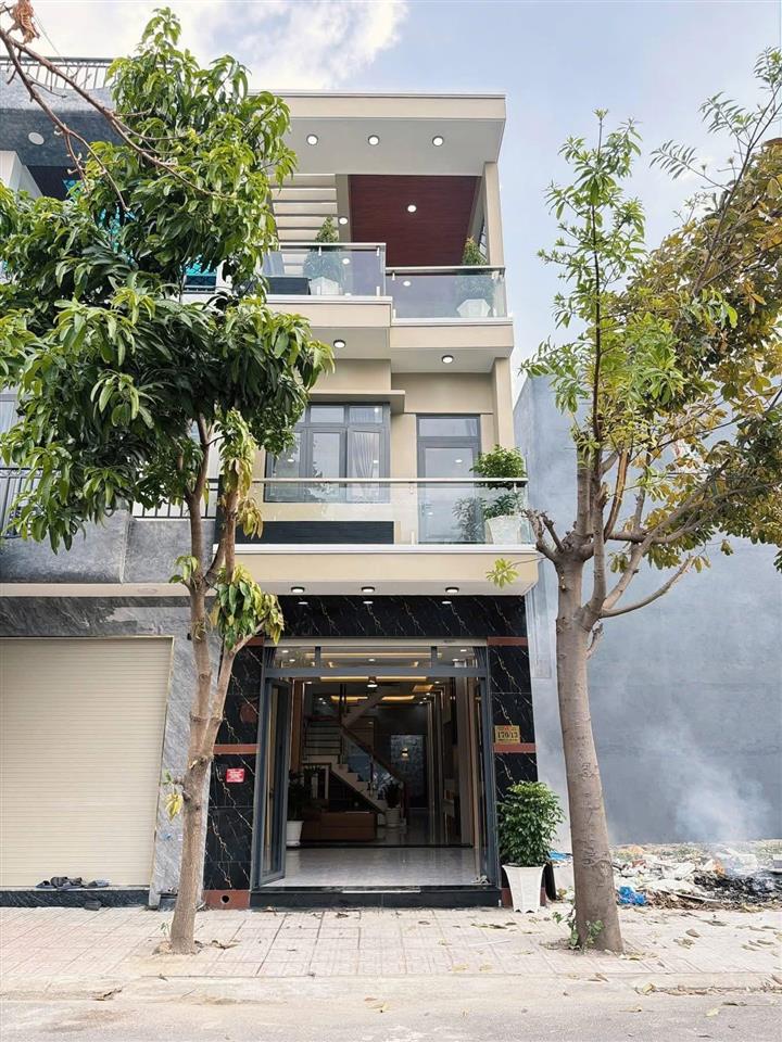 Nhà 1 trệt 2 lầu  full nội thất  giá chỉ 3 tỷ 2