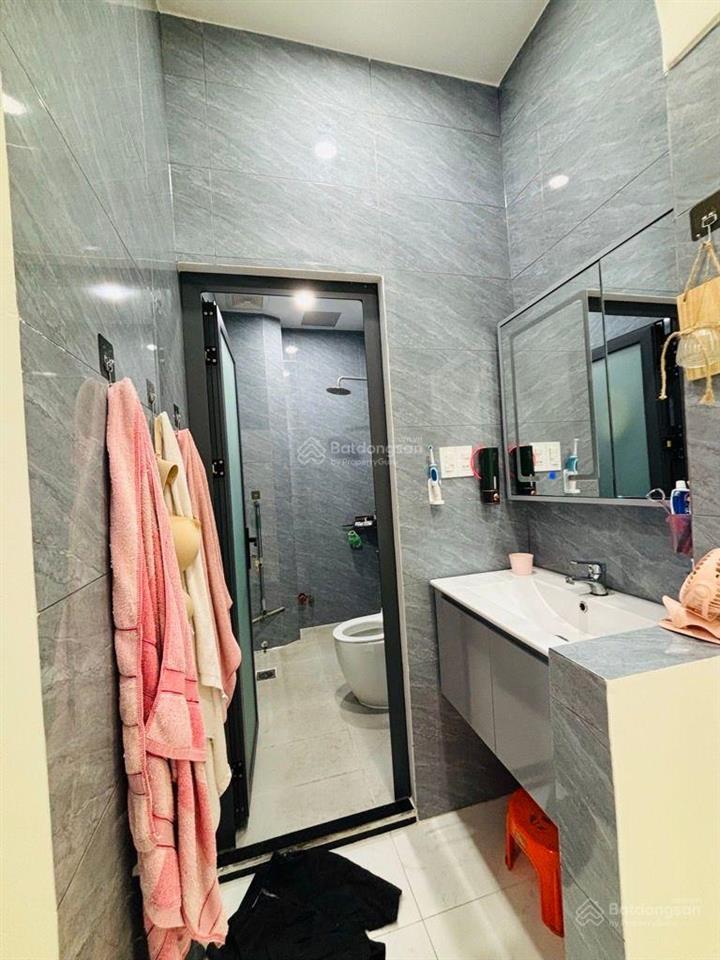 Bán nhà mới xây kdc phạm thế hiển p7 q8 dt 4,5 x 15m trệt lầu sân thượng trước sau