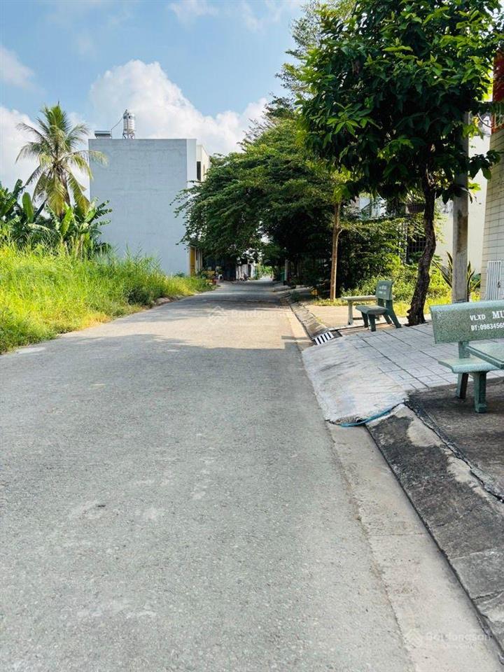 Bán nhà mới xây kdc phạm thế hiển p7 q8 dt 4,5 x 15m trệt lầu sân thượng trước sau