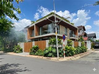 95 tỷ / biệt thự góc 2 mặt tiền  ngang 18.5 dài  20m / cn  368m²  2 tầng áp mái , 3 pn / 4 wc