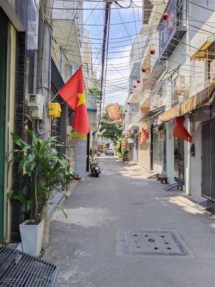 Bán nhà tân phú 75m sổ riêng giá tốt vào ở ngay