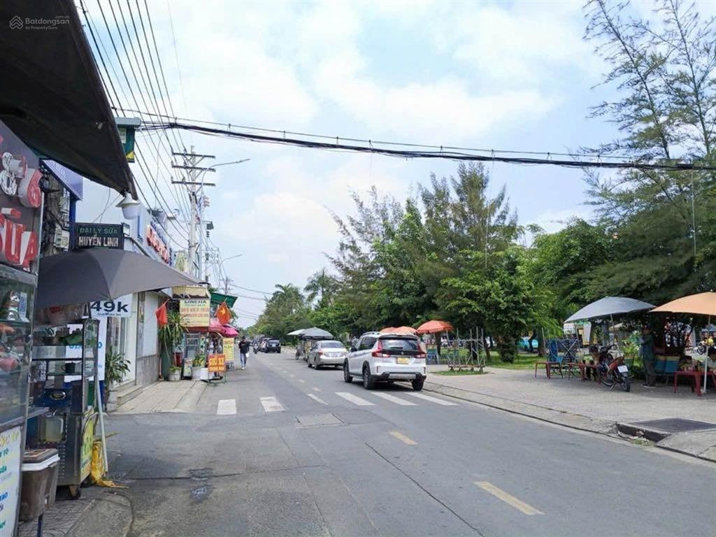 Bán nhà tân phú 75m sổ riêng giá tốt vào ở ngay