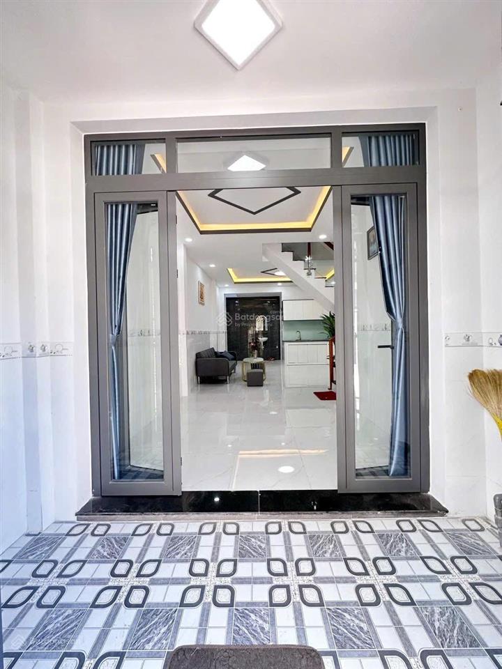 Giá 4 tỷ 450 tr  hương lộ 2  4 x 10m  2 tầng đúc hxh đỗ cửa đường chiến lược sổ hồng riêng