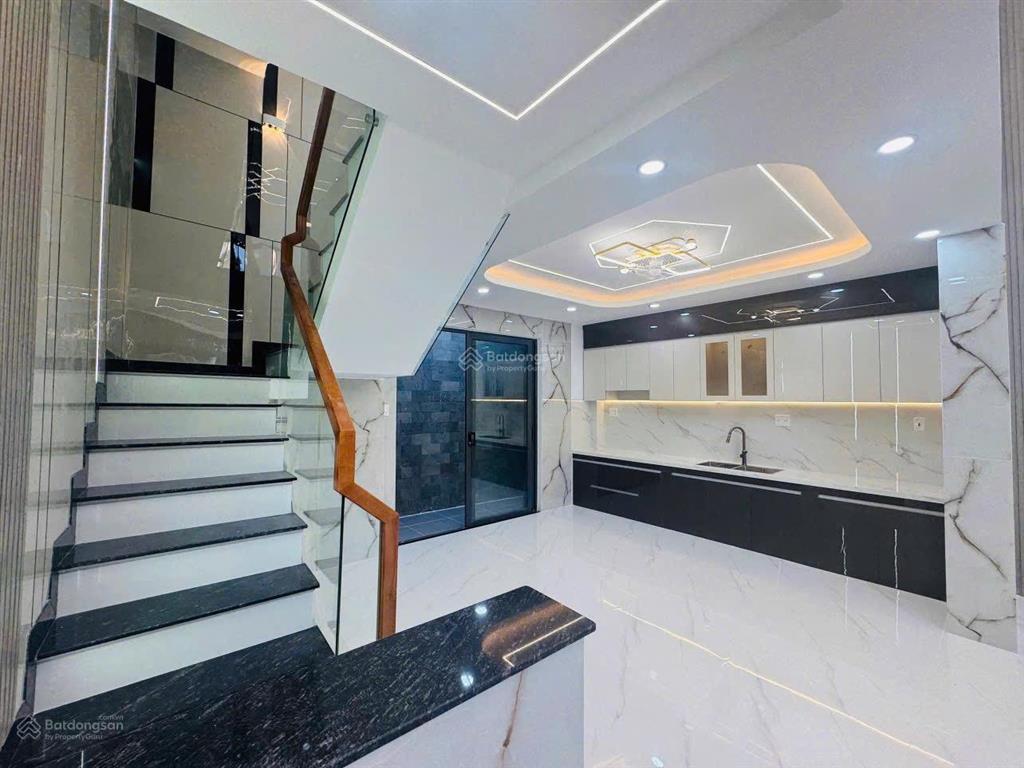 Nhà mới 5 tầng  56m2 ( 5.6 x 10)  5pn  đường nhựa 6m  chỉ 6.8 tỷ nhà full nội thất, sổ riêng