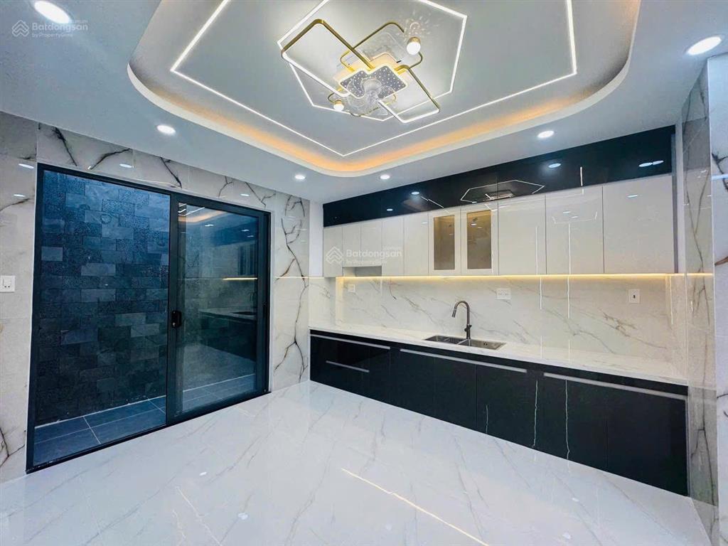 Nhà mới 5 tầng  56m2 ( 5.6 x 10)  5pn  đường nhựa 6m  chỉ 6.8 tỷ nhà full nội thất, sổ riêng