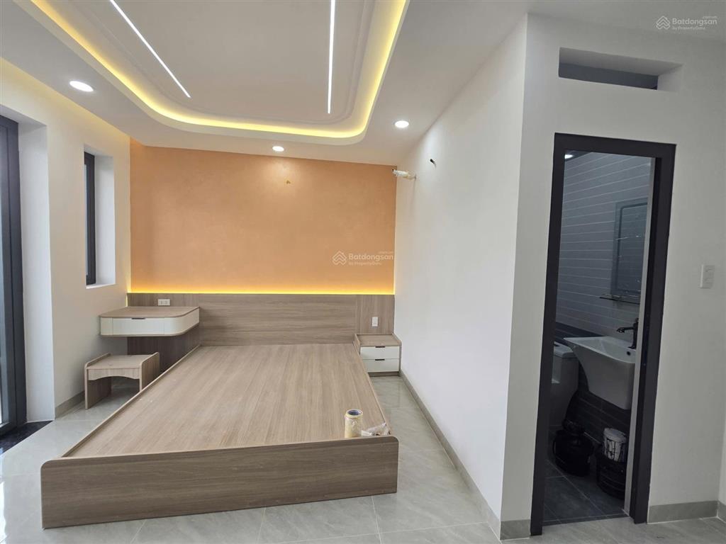 Thiết kế hiện đại full nội thất cao cấp dọn vào ở ngay. ngang gần 10m hiếm có ở bình tân 6,8 tỷ