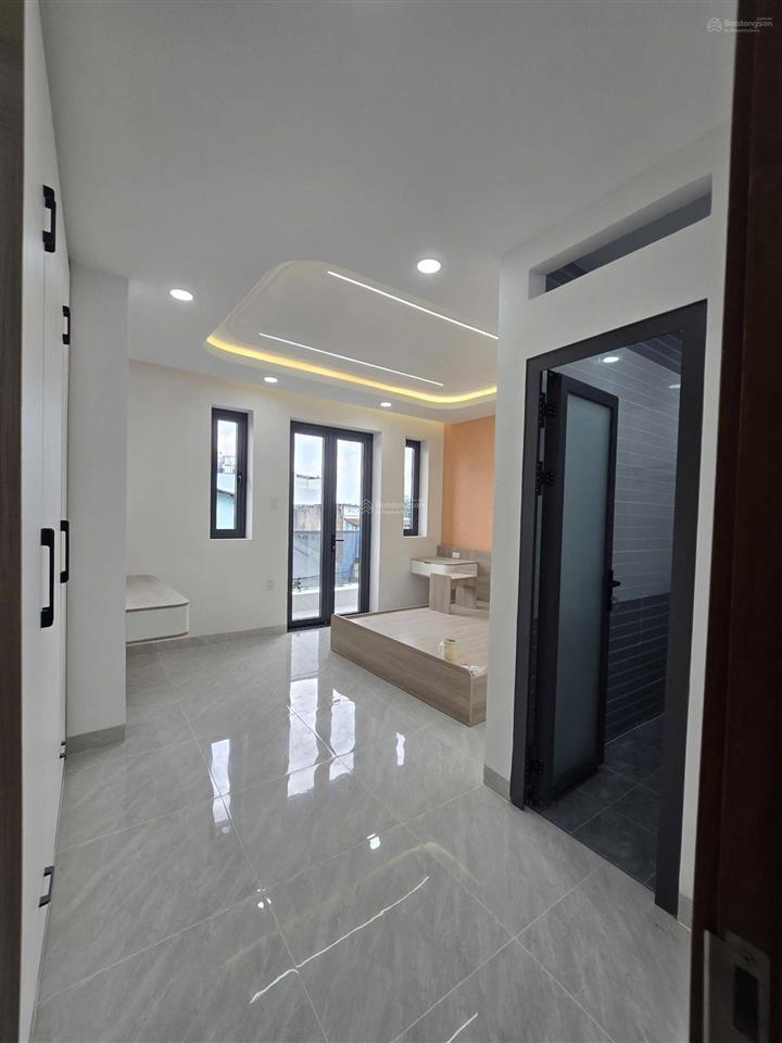 Thiết kế hiện đại full nội thất cao cấp dọn vào ở ngay. ngang gần 10m hiếm có ở bình tân 6,8 tỷ