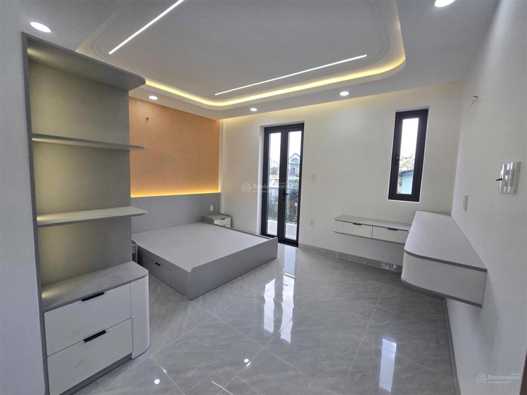 Thiết kế hiện đại full nội thất cao cấp dọn vào ở ngay. ngang gần 10m hiếm có ở bình tân 6,8 tỷ