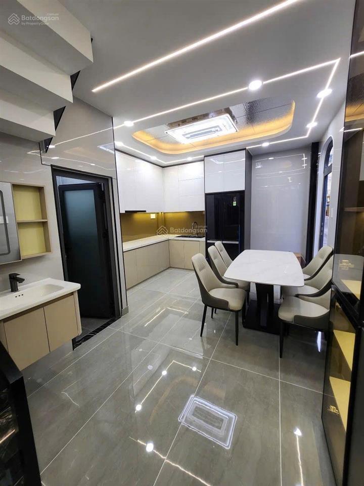 Nhà góc 2 mặt tiền  5 tầng kiên cố  50m
(4x12.5)  hướng đông  7.5 tỷ tl. gần hương lộ 2