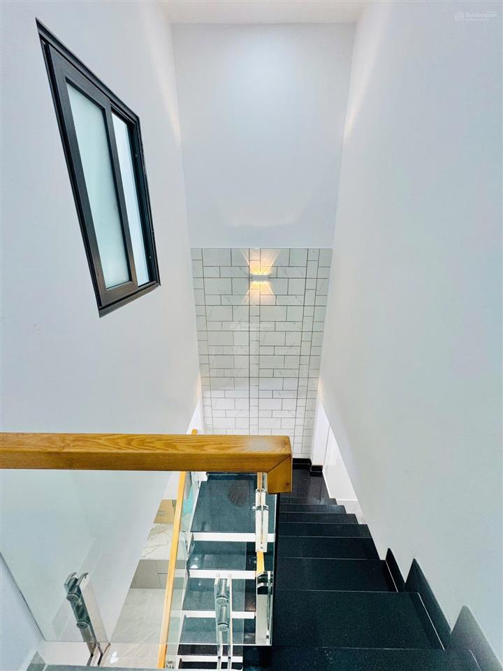 Nhà nhỏ giá tốt  ngay chợ lê văn quới  sát tên lửa  nhà 2 tầng  hẻm sạch đẹp  3.9x10 chỉ 4.8ty