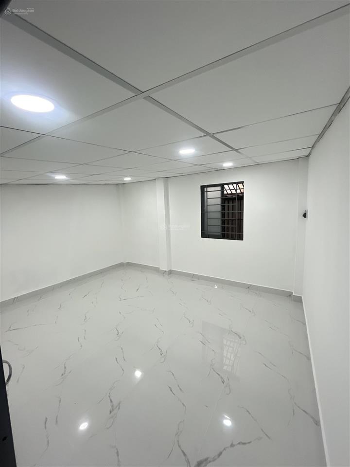 Cạnh liên khu 45  nhà mới 3
tầng đúc đẹp ở ngay  41m2
(4.1x10)  chỉ 4,550 tỷ tl