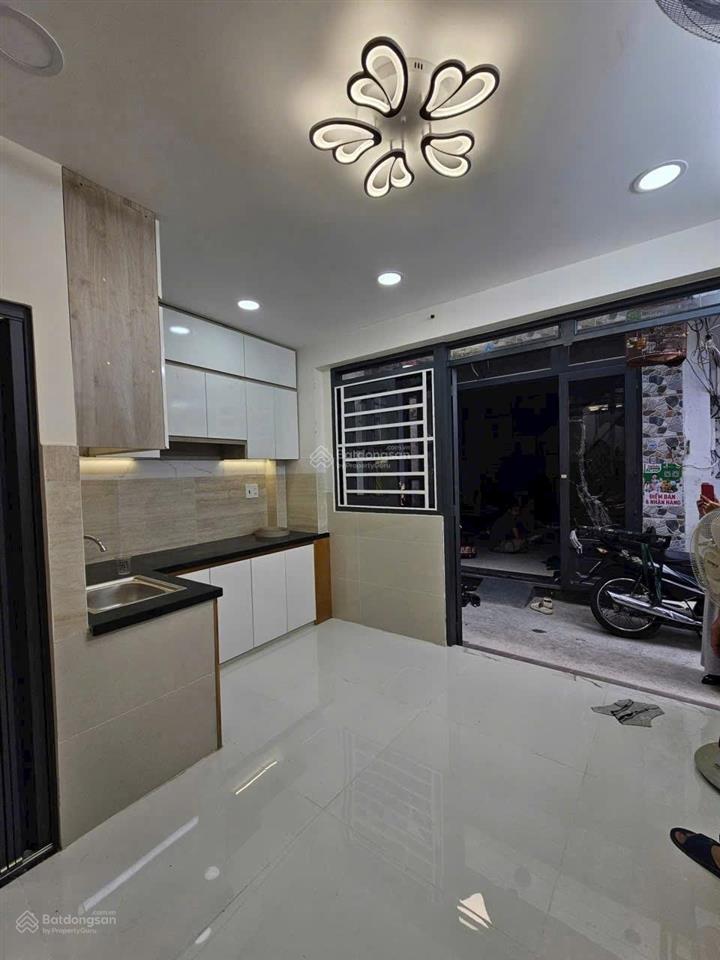 Cần bán nhà "mini" đủ công năng  ngay trung tâm gần chợ gần trường học.
phan thị hànhphú thọ hoà