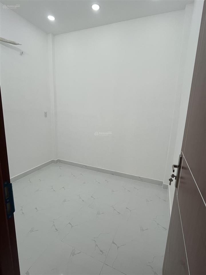 Nhỏ nhưng có võ  21m2 (3x7) 2 tầng shr  h3g sát chợ  giáp q6 chỉ 3,050 tỷ tl