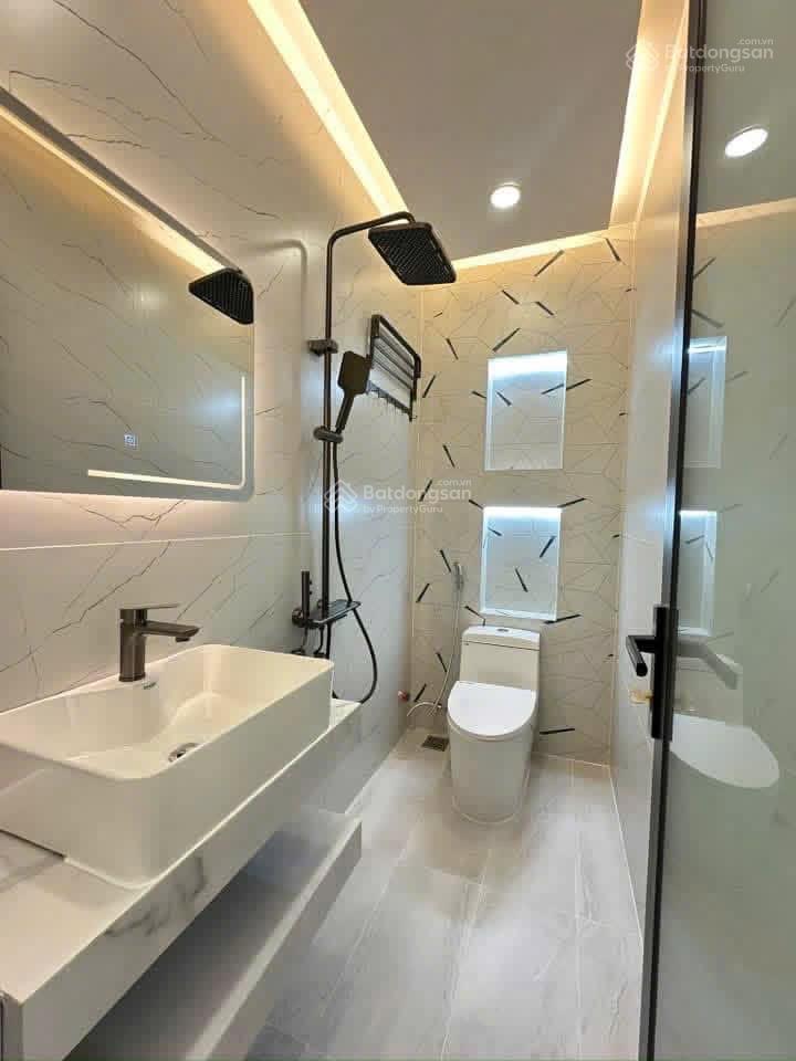 Nhà mới 5 tầng  52m2 ( 3.9 x 13.5)  4pn  đường 5m thông  không qh, không lg  chỉ 7.4 tỷ tl