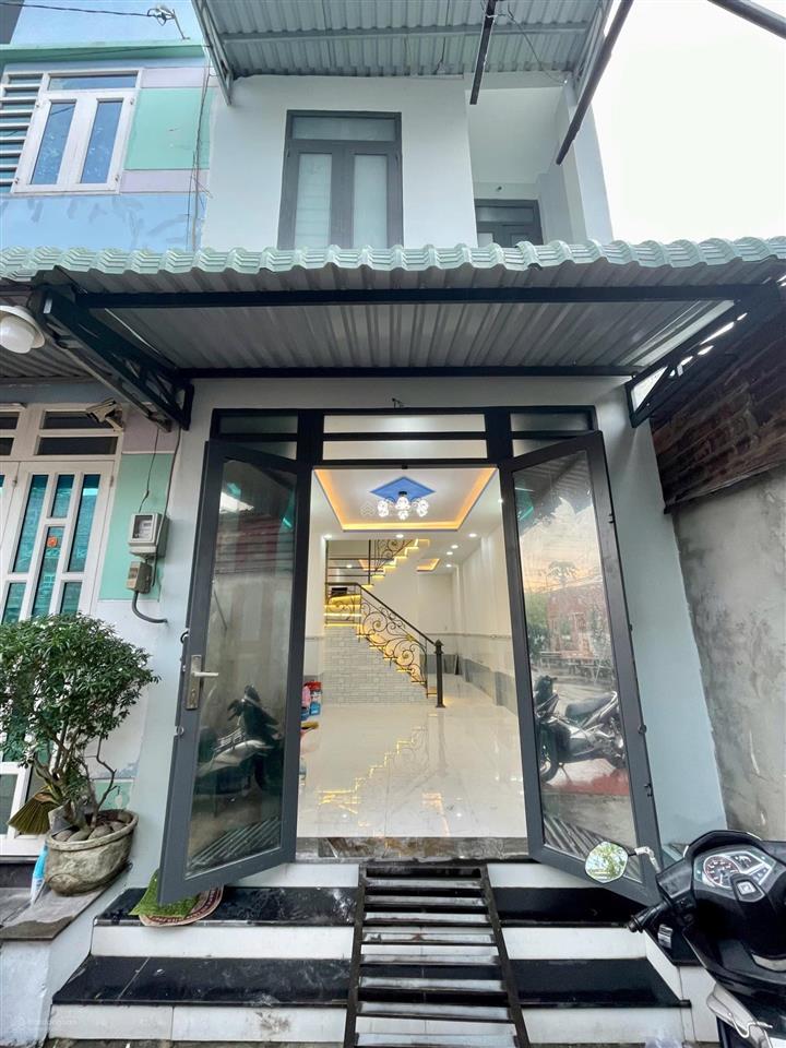 Nhà 2 tầng tặng pull nội thất đường thông 5 m huỳnh thị na giáp ranh quận 12 giá cực rẻ
