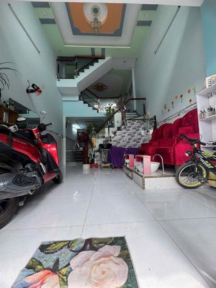 Căn nhà 3 tầng giá cực tốt đường 6m nguyễn ảnh thủ quận 12