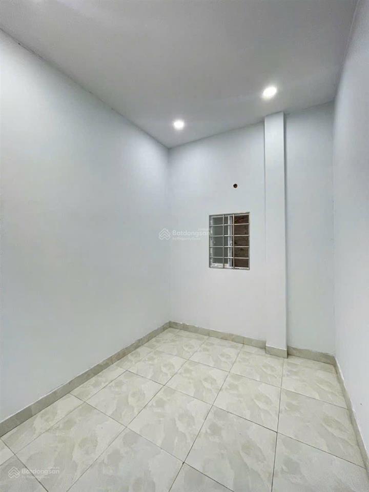 Mức giá 3,1 tỷ còn thương lượng  nhà đẹp trịnh thị miếng ngay chợ thới tứ