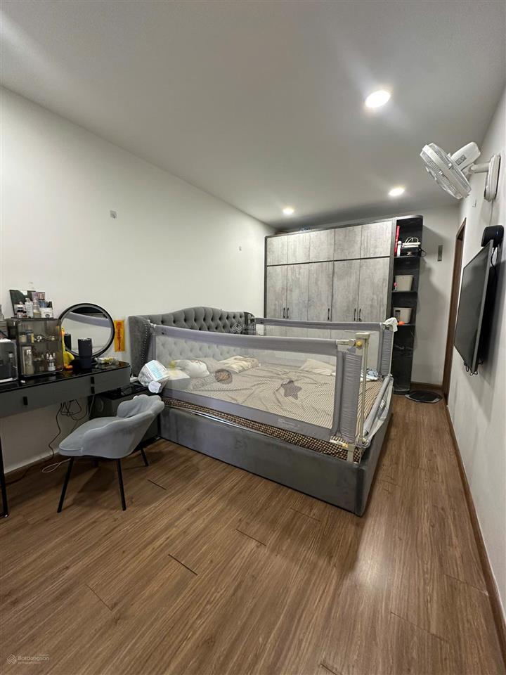 Cần bán gấp căn hộ 81m2 giá 6.3 tỷ tại le grand jardin sài đồng, quận long biên, hà nội