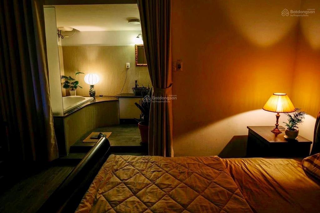 Cần bán ngay chung cư bàu cát 95m2  3 phòng ngủ giá 5,1 tỷ