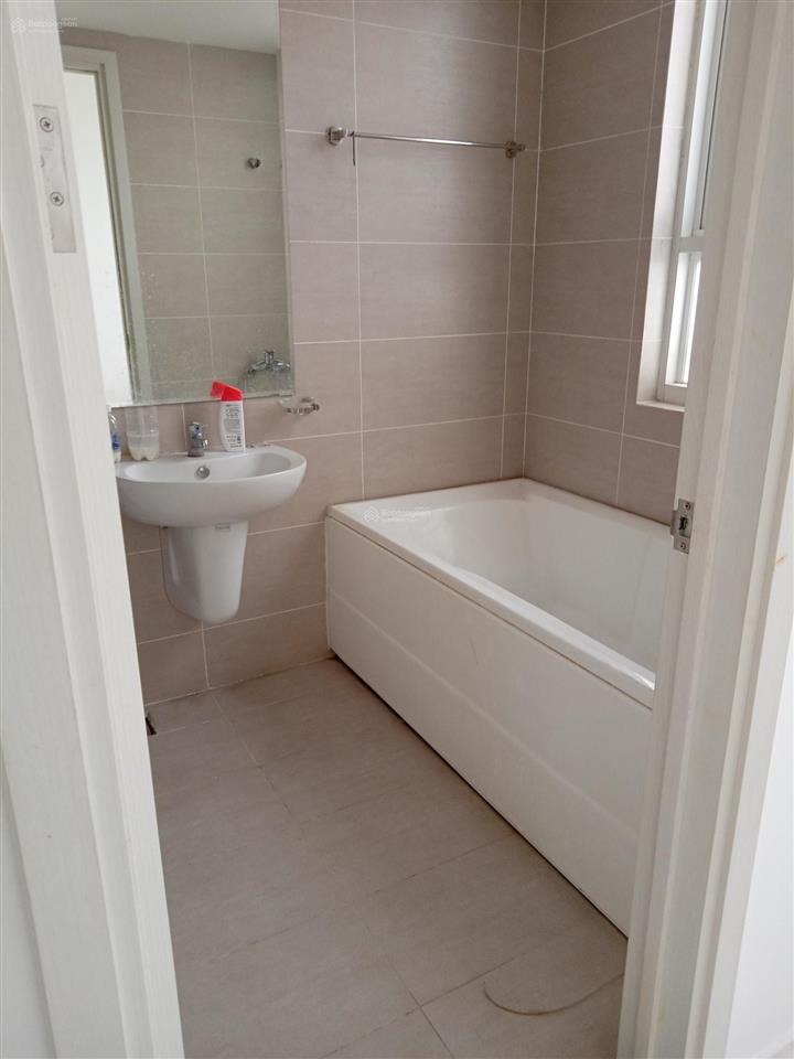 Bán căn hộ sacomreal tân phú  80m2 lầu cao  chỉ 3,4 tỷ