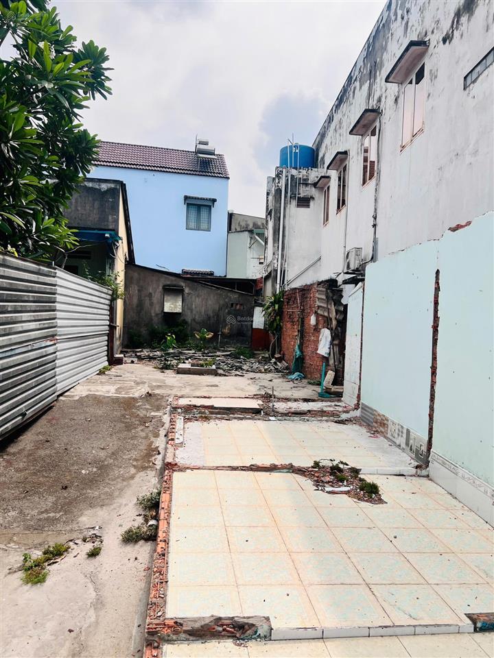 2142] bán đất mt đường gần phạm văn đồng  đối diện đh cảnh sát