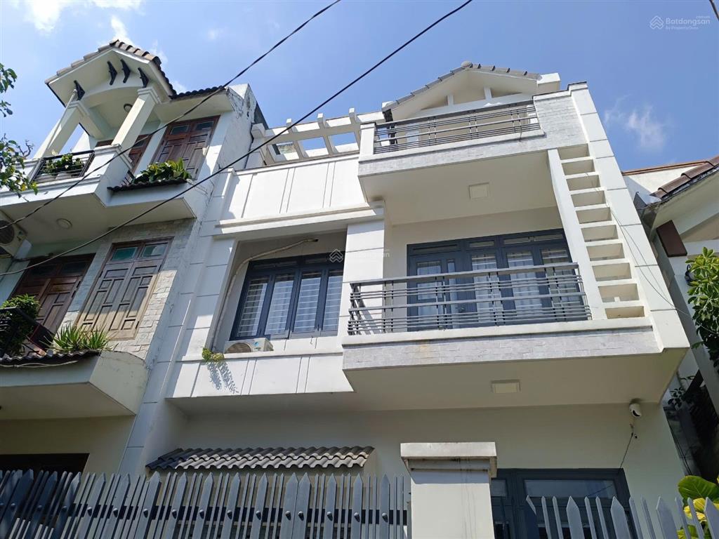 [683]  bán nhà gần phạm văn đồng  dt hơn 79m