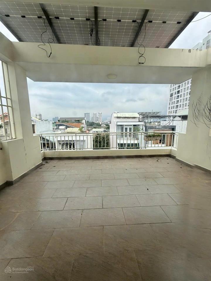 Phòng ban công  chỉ 4tr  sau lưng gigamall