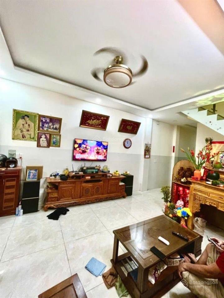 Bán nhà riêng tại 220 võ văn hát, 5 tỷ, 60m2, 3pn, 4wc, 3 tầng