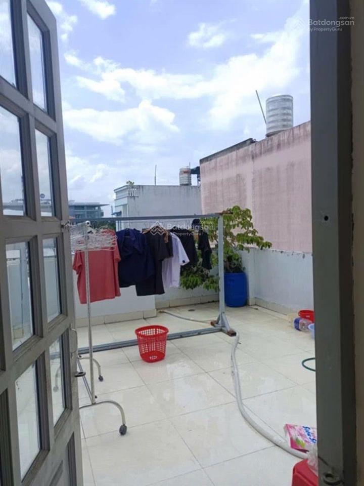 Bán nhà riêng tại 220 võ văn hát, 5 tỷ, 60m2, 3pn, 4wc, 3 tầng