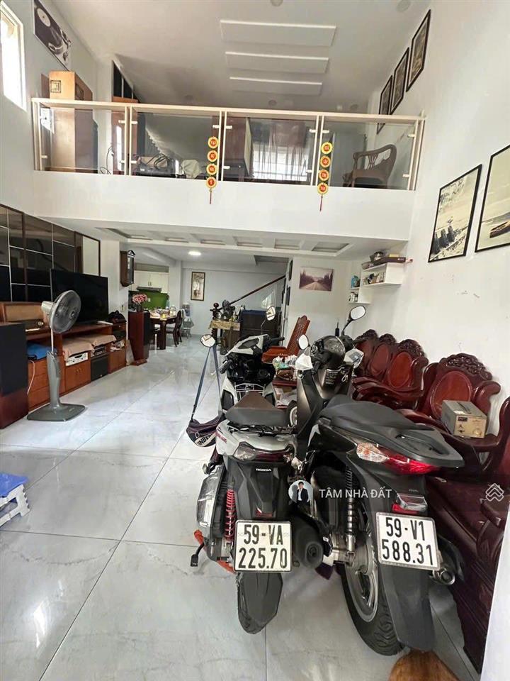 Gần bệnh viện hồng đức ! cực phẩm căn góc 2 mặt thoáng đường thống nhất p10 + 5 tầng đúc 7pn , 7wc