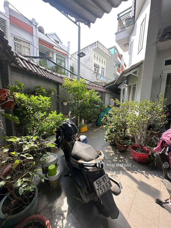 Gần bệnh viện hồng đức ! cực phẩm căn góc 2 mặt thoáng đường thống nhất p10 + 5 tầng đúc 7pn , 7wc