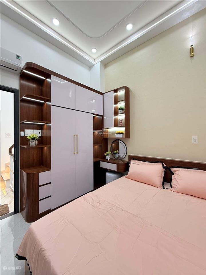 Em hào 0902 811 *** nhà huỳnh văn nghệ, quận tân bình  2 tầng, 2pn, 2wc  shr