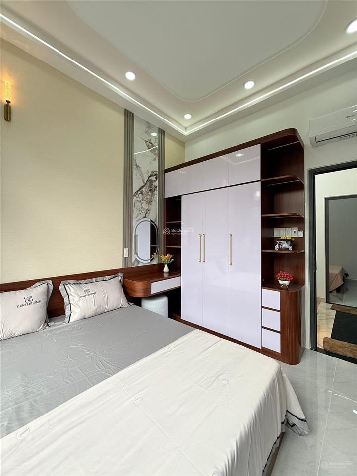 Em hào 0902 811 *** nhà huỳnh văn nghệ, quận tân bình  2 tầng, 2pn, 2wc  shr