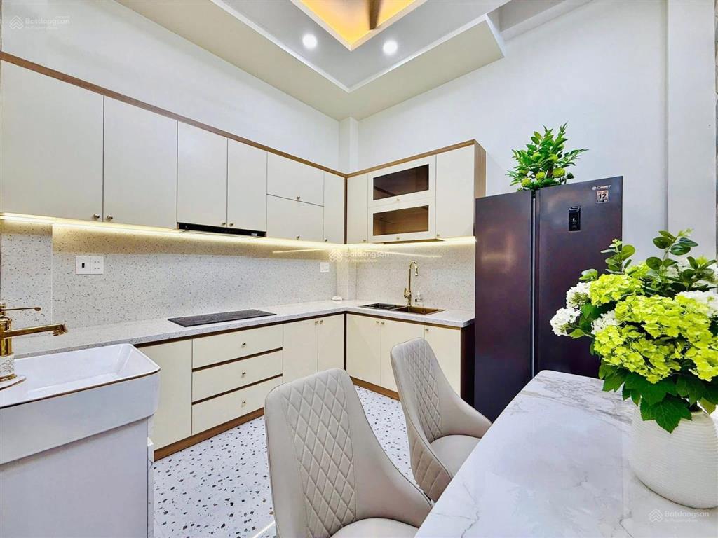 Em hào 0902 811 *** nhà 4.35tỷ tô hiến thành q. 10 4x9 (36m2) 4pn 3wc, hẻm 5m full nội thất  shr