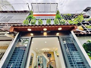 Em hào 0902 811 *** chỉ 1 tỷ 6 nhà trần quang diệu, q3 , 3pn 2wc, sổ hồng riêng