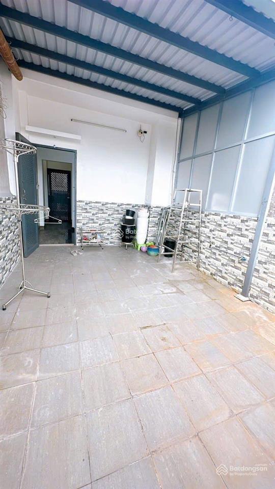 Em hào 0902 811 *** chỉ 1tỷ8 nhà ở đường xóm chiếu nhà đẹp sổ hồng riêng