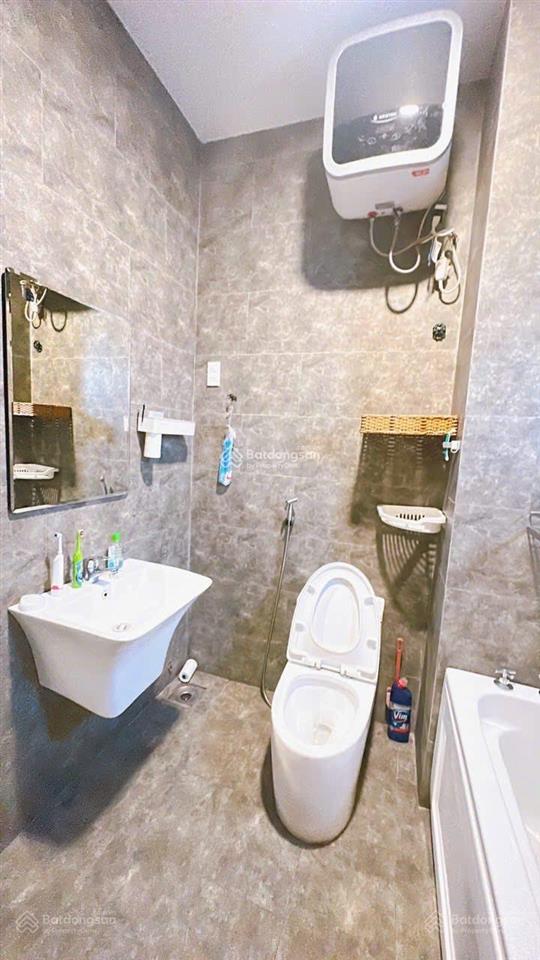 Em hào 0902 811 *** chỉ 1tỷ8 nhà ở đường xóm chiếu nhà đẹp sổ hồng riêng