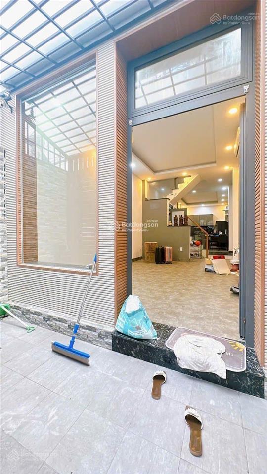 Em hào 0902 811 *** chỉ 1tỷ8 nhà ở đường xóm chiếu nhà đẹp sổ hồng riêng