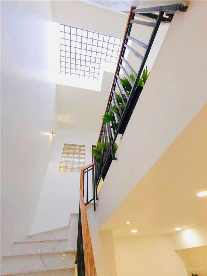 Em hào 0902 811 *** 2tỷ nhà nơ trang long gọn xinh hẻm xe hơi tránh nhau sổ hồng riêng