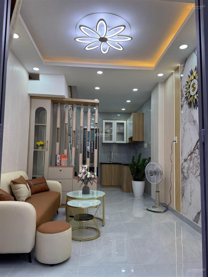 Em hào 0902 811 *** 2tỷ nhà nguyễn sỹ sách  2 pn 2 wc  hẻm xe hơi sổ hồng riêng