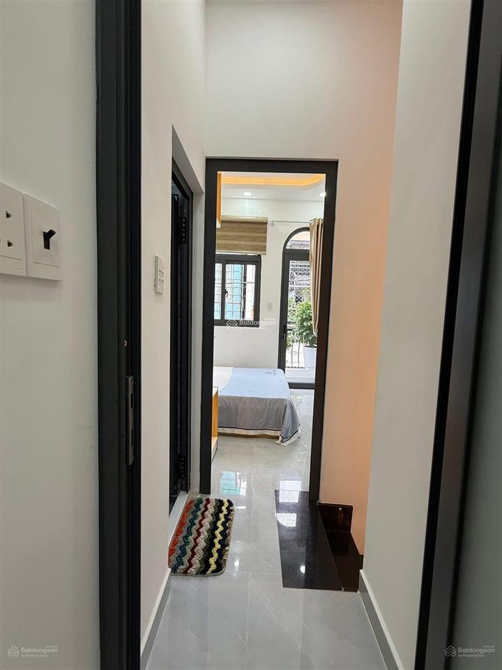 Em hào 0902 811 *** 2tỷ nhà nguyễn sỹ sách  2 pn 2 wc  hẻm xe hơi sổ hồng riêng