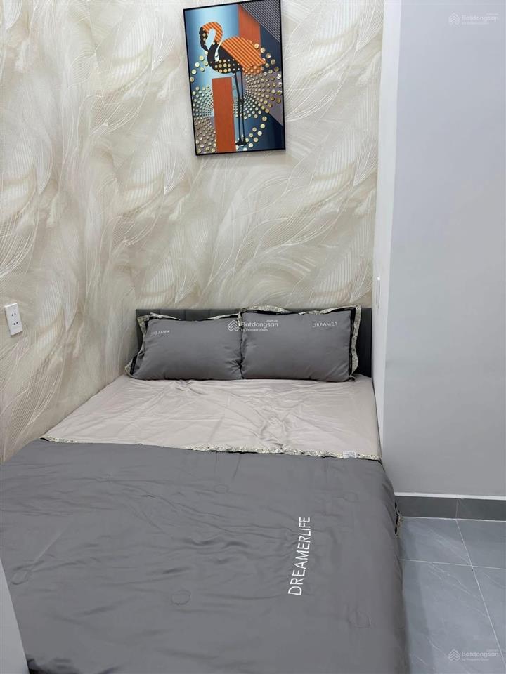 Em hào 0902 811 *** 2tỷ nhà nguyễn sỹ sách  2 pn 2 wc  hẻm xe hơi sổ hồng riêng