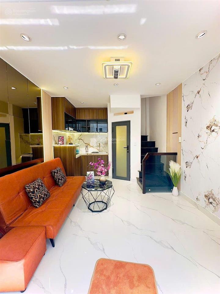 Em hào 0902 811 ***nhỉnh 1 tỷ nhà bình thạnh3 tầng2pn 3wccó ban cônghẻm xe hơishr