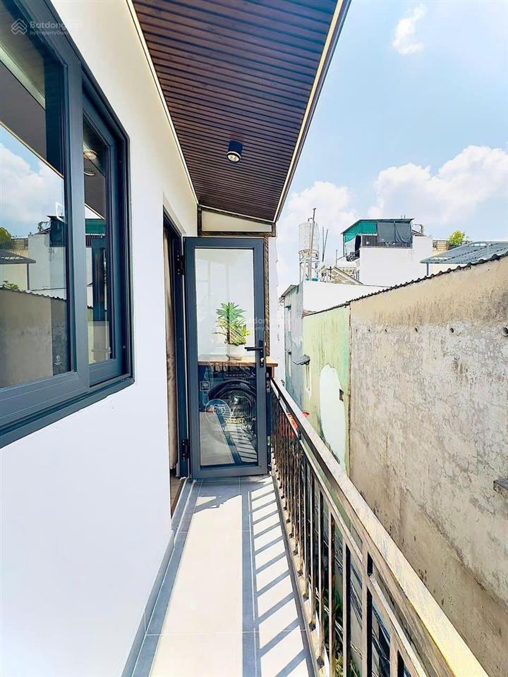 Em hào 0902 811 ***nhỉnh 1 tỷ nhà bình thạnh3 tầng2pn 3wccó ban cônghẻm xe hơishr