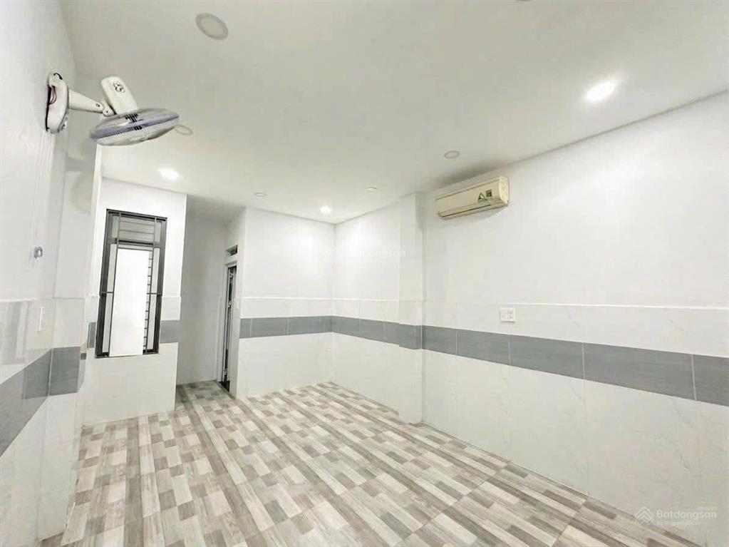 Em hào 0902 811 ***2tỷ nhà nguyễn hiến lêhẻm oto4pn 3wc3tầng  shr